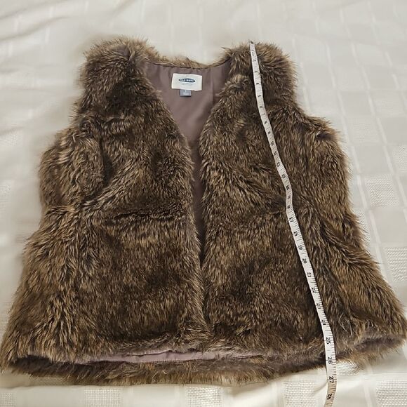Old Navy Faux Fur Vest - Picture 12 of 16